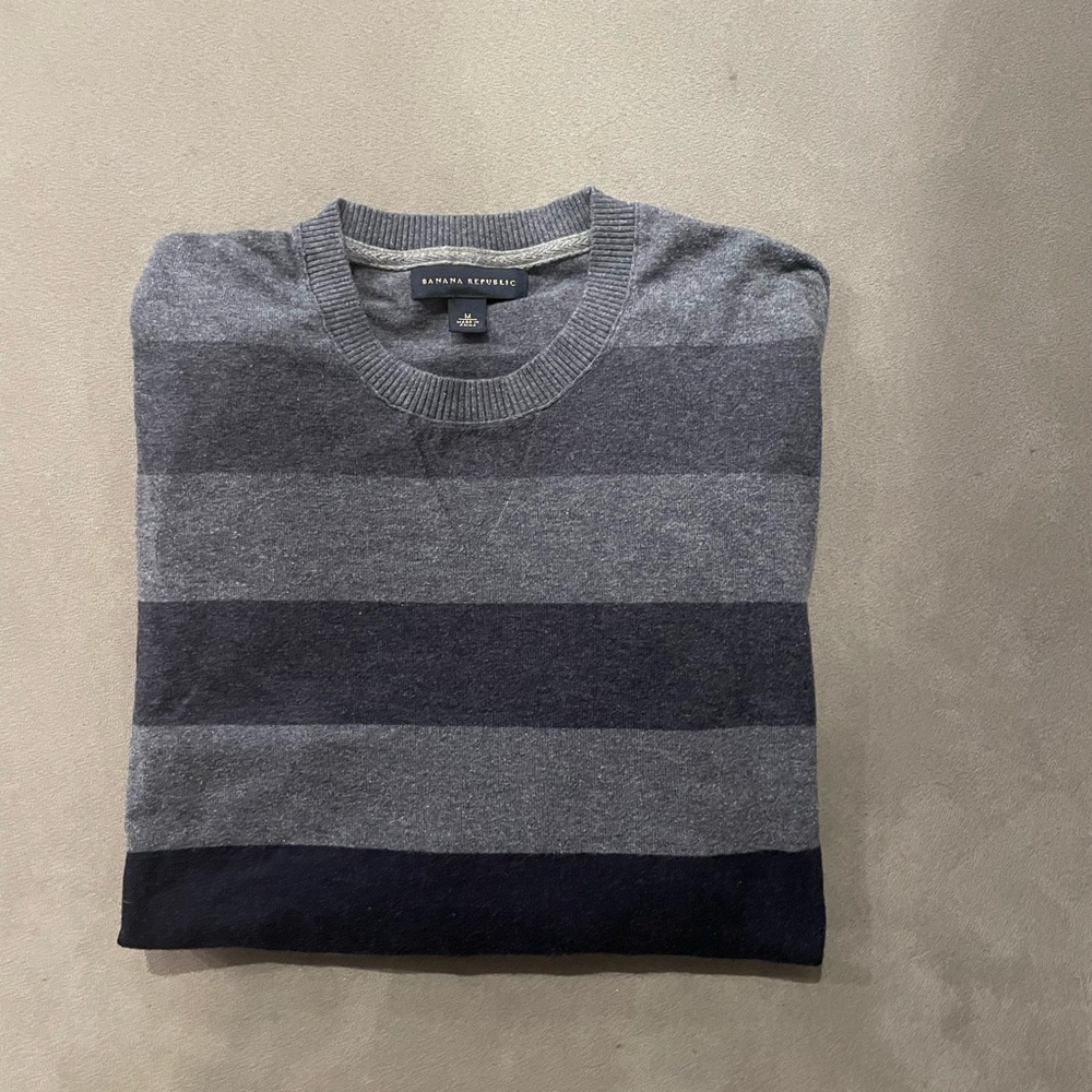 Banana Republic Gray Crewneck Sweater with Stripes - Medium
